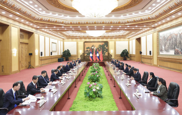 9月4日上午,中共中央总书记、国家主席习近平在北京人民大会堂会见来华出席2025年上海合作组织峰会和纪念中国人民抗日战争暨世界反法西斯战争胜利80周年活动并进行工作访问的老挝人民革命党中央总书记、国家主席通伦。新华社记者 丁林 摄