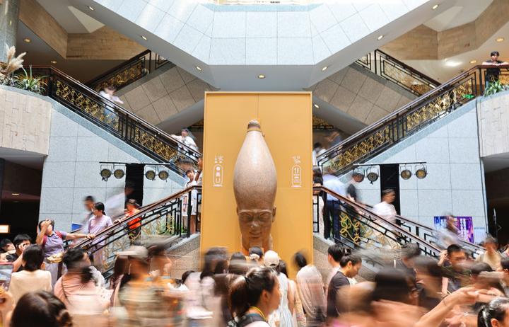 8月17日,持续13个月的“金字塔之巅:古埃及文明大展”在上海博物馆人民广场馆落下帷幕。新华社记者 方喆 摄