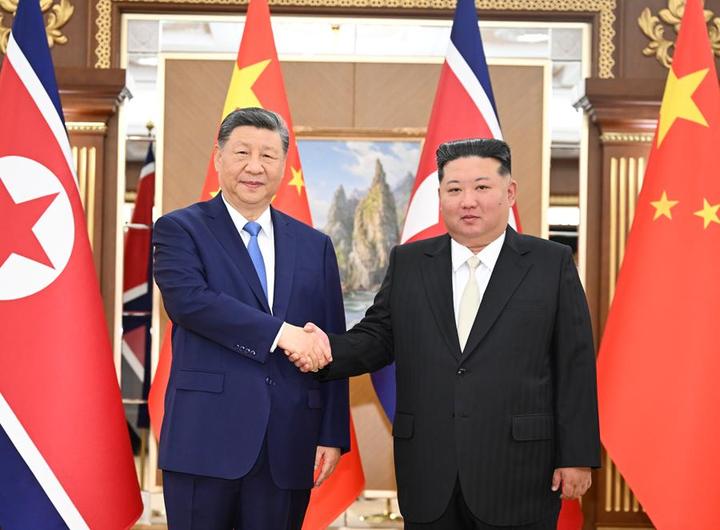 当地时间6月8日下午,中共中央总书记、国家主席习近平在平壤锦绣山迎宾馆同朝鲜劳动党总书记、国务委员长金正恩举行会谈。