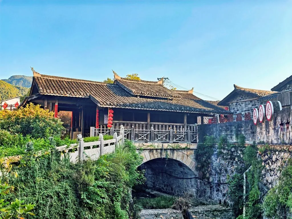 中复村红军桥。(图源:新华网)