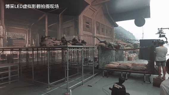 爬铁链拍摄.gif