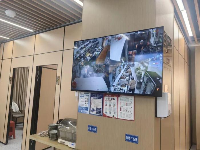 显示屏食堂.jpg